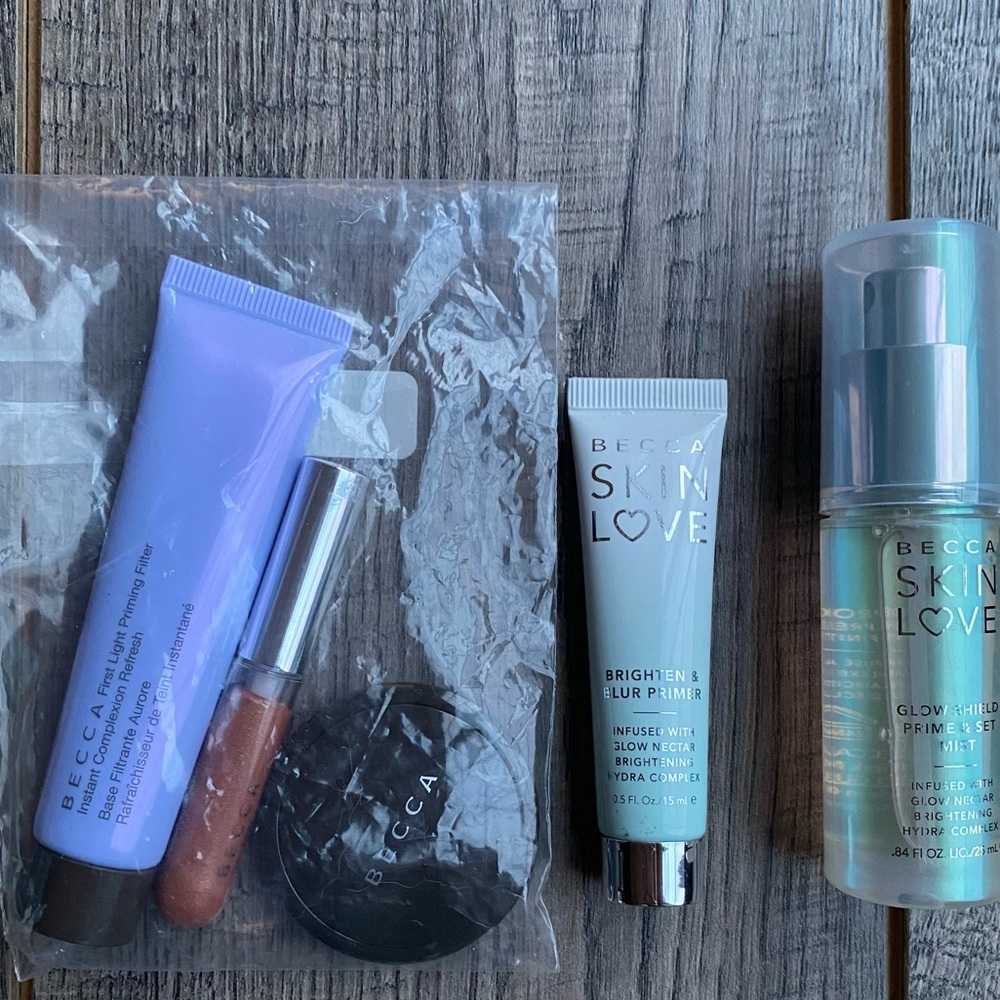 NWT Becca Mini Skin Love Glow Set